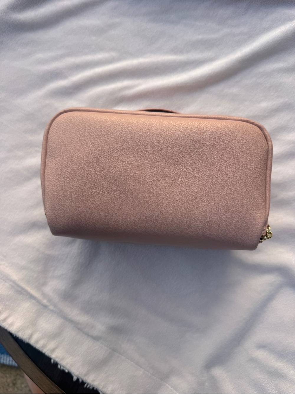 CHANEL Pink Quilted CC Leather Cosmetic Pouch with Gold Zipper - Picture 3 of 11